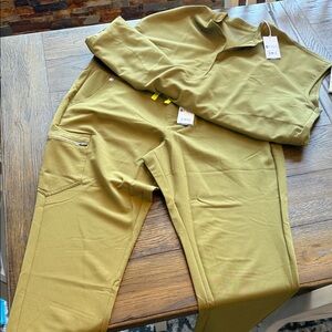 FIGS Olive Green Scrub Top and Pants Set